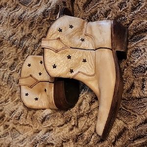 Bed Stu cream ankle boots with stars 8.5